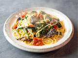 春菊とイワシの蒲焼パスタ