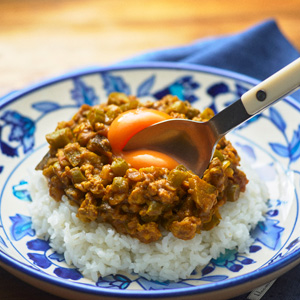 夏野菜のチキンキーマカレー
