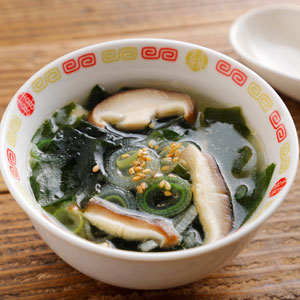 ねぎとわかめの中華風スープ